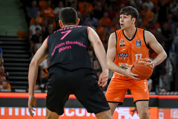 他的敬意与 他的敬意与